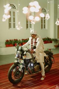 Photos by Safarsaga Films