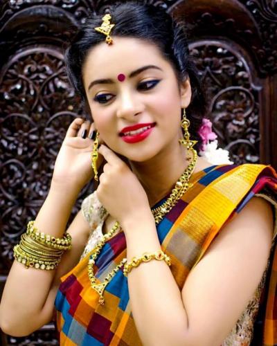 Photos by NeonsNcorals by Makeup Artist Shruti