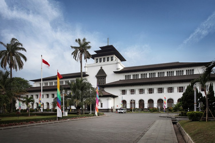 5H4M Paket Wisata Bandung Tangkuban Perahu dan Kawah Putih 