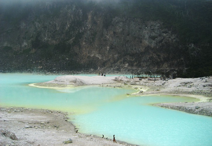5H4M Paket Wisata Bandung Tangkuban Perahu dan Kawah Putih 