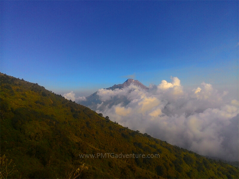 View Merapi dari Jalur Pendakian merbabu via Suwanting