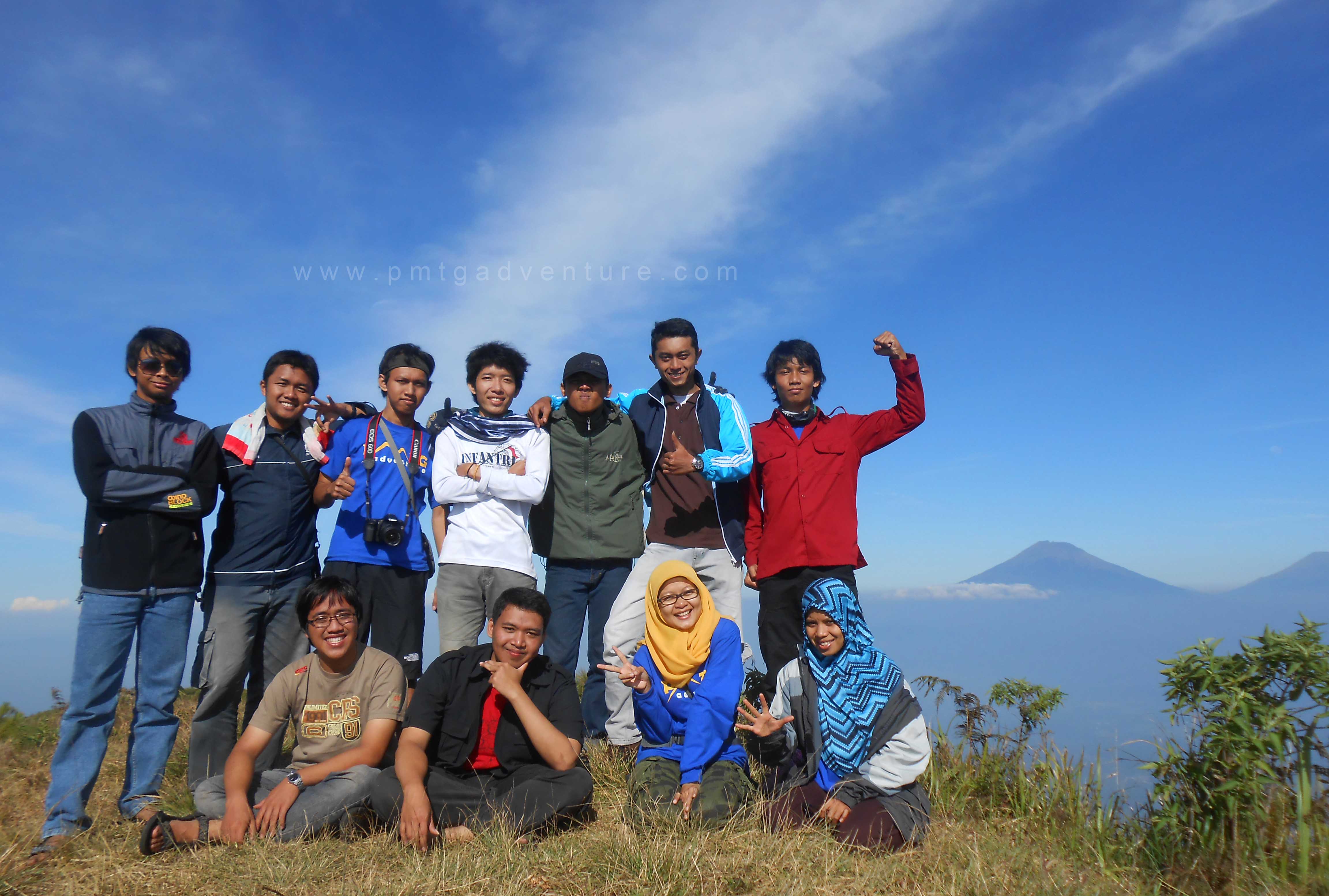 salah satu pendakian bersama kawan-kawan PMTG adventure, 25 Agustus 2013 (foto : PMTGadventure.com)