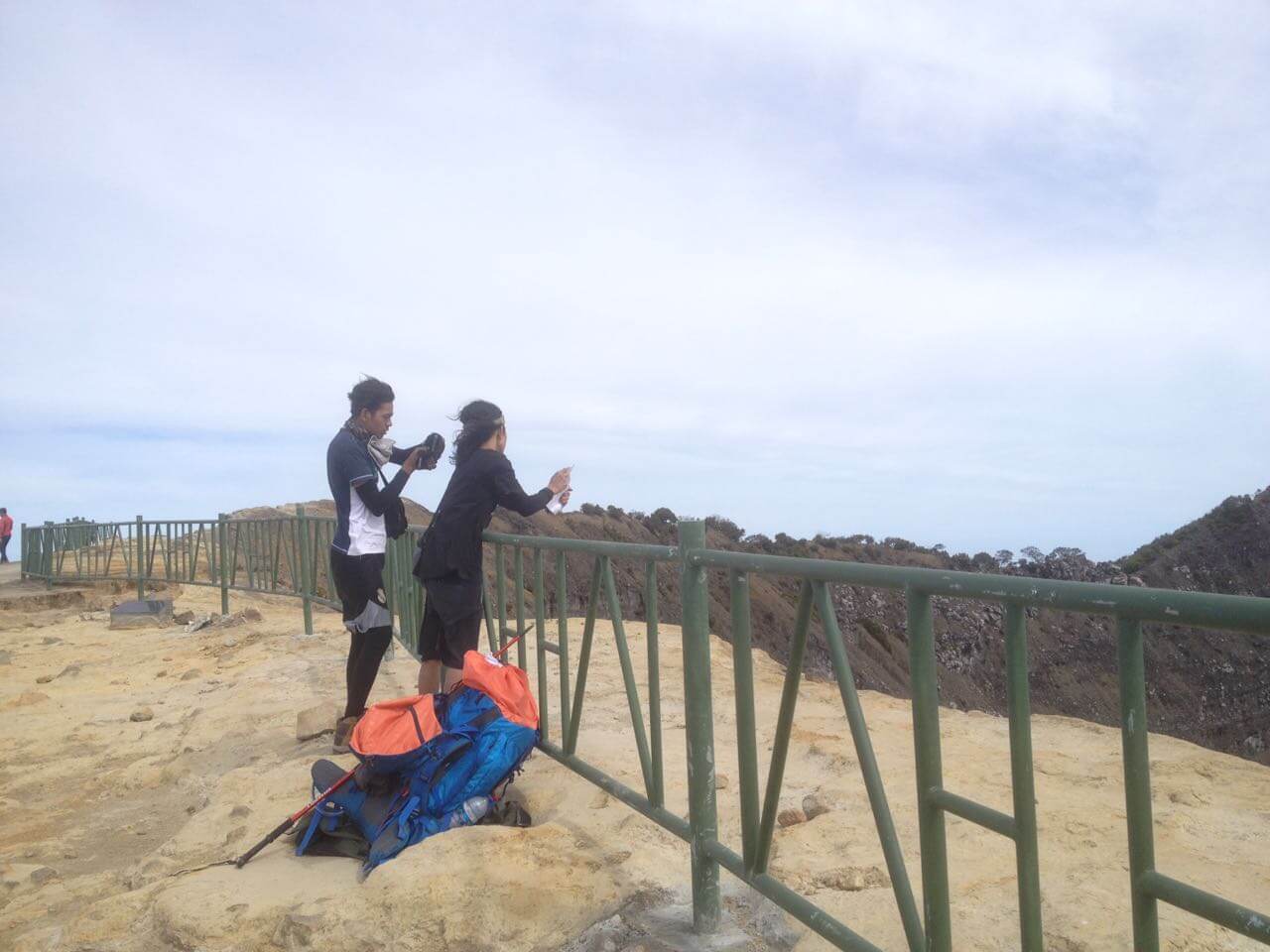Pagar Besi di Puncak Ciremai (Foto oleh : @afvendiant)