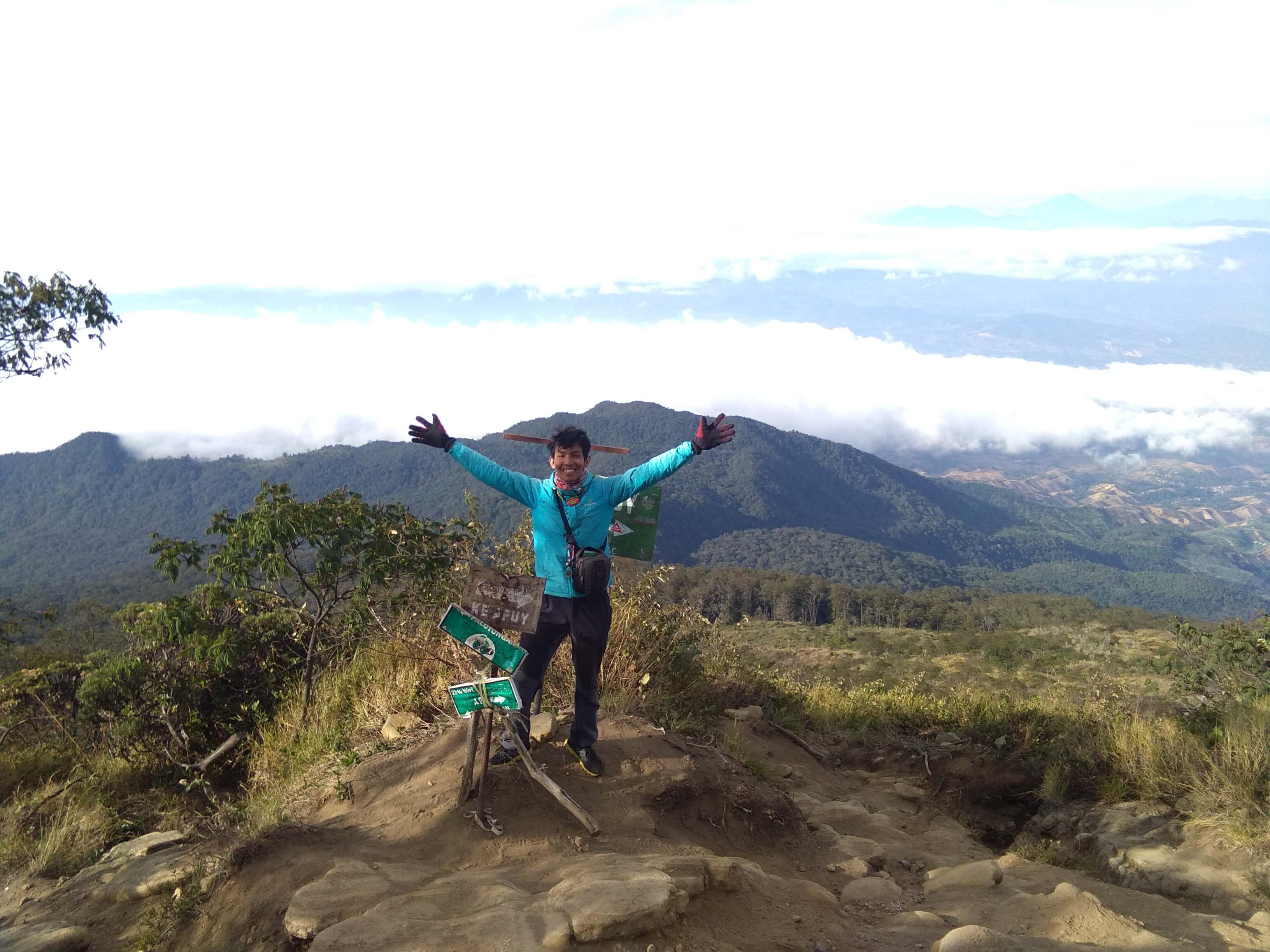 Di Simpang Palutungan-Apuy (Foto Oleh : Bagus)