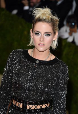 NEW YORK, NY - MAY 02: Actress Kristen Stewart attends the 'Manus x Machina: Fashion in an Age of Technology' Costume Institute Gala at the Metropolitan Museum of Art on May 2, 2016 in New York City. (Photo by George Pimentel/WireImage)