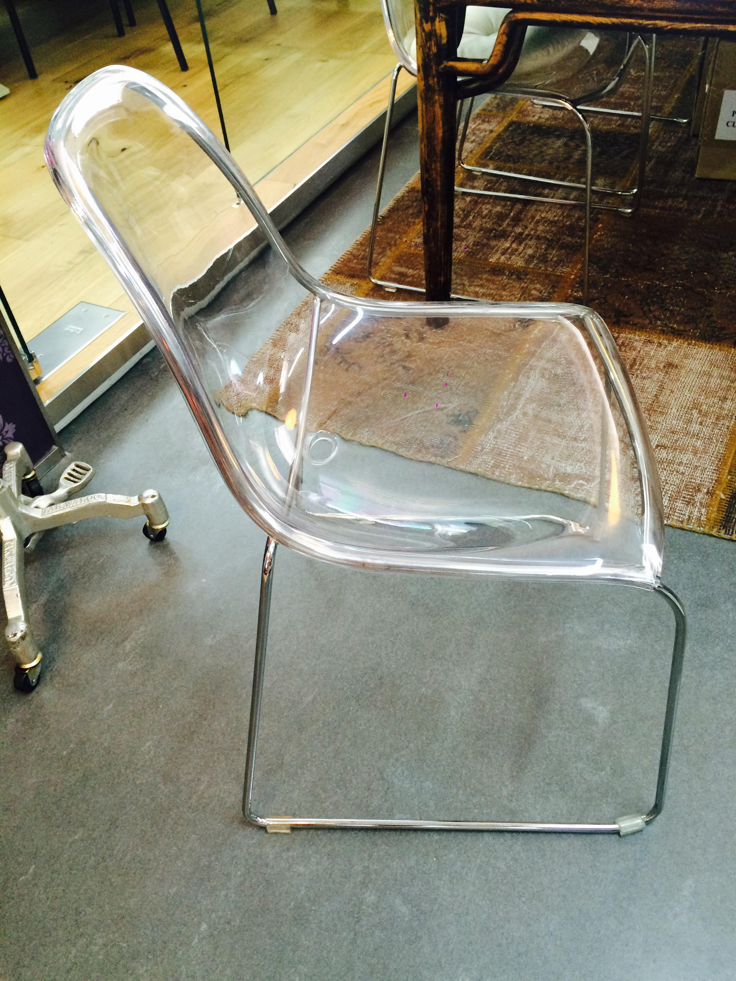 4 Clear Plastic Chairs Secondhand.hk