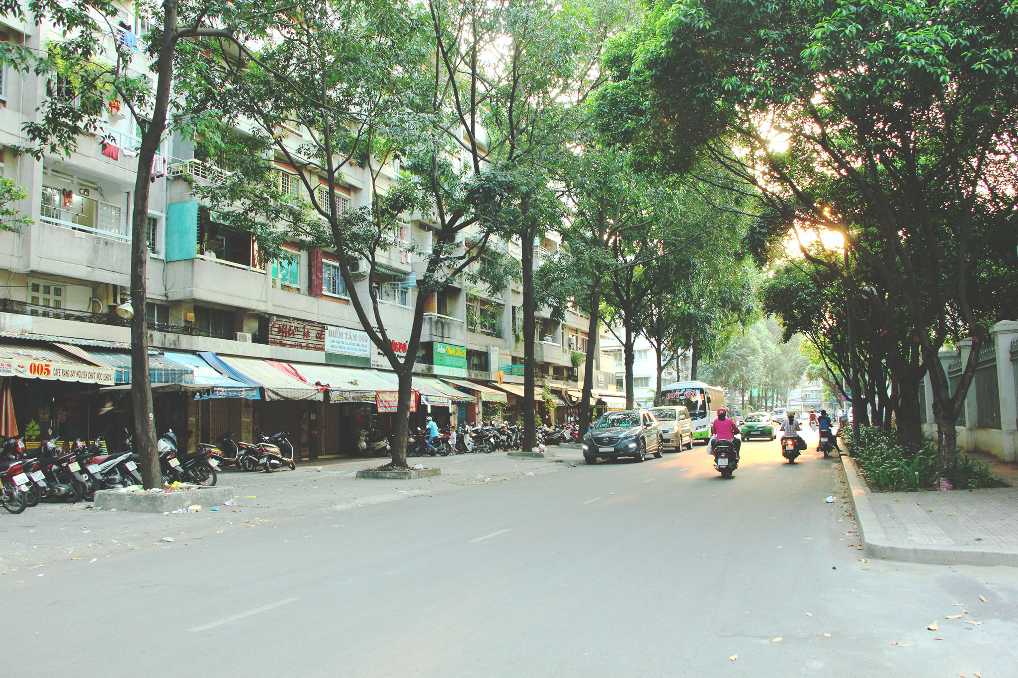 We will go through the beautiful streets around Chinatown