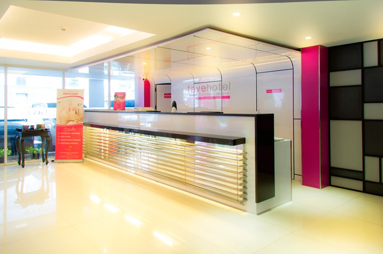 paket-meeting-di-favehotel-gatot-subroto,-jazz-i-room,-lobby-2