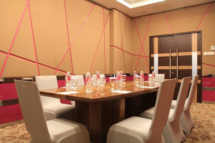 paket-meeting-di-favehotel-ltc-glodok,-delta-room-3