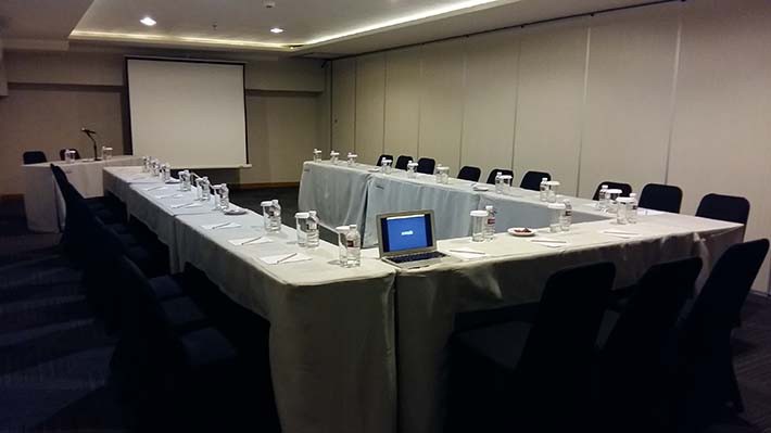 paket-meeting-di-favehotel-pgc-cililitan,-pitung-3-room-0