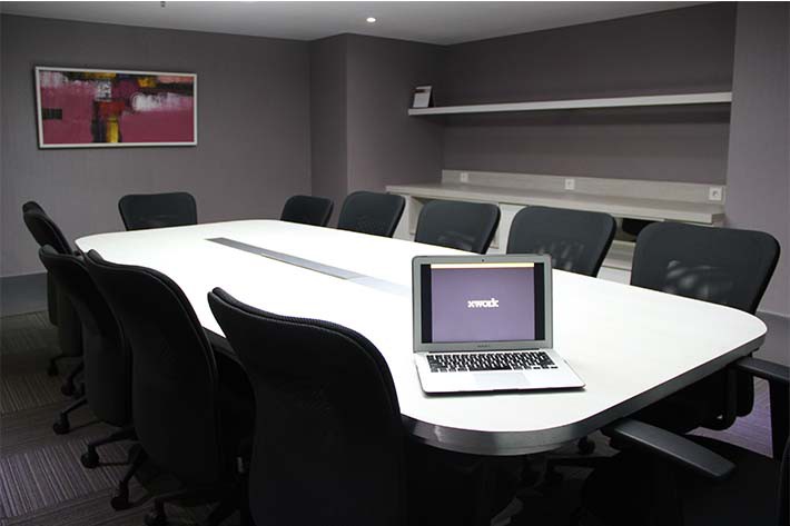 paket-meeting-di-favehotel-puri-indah,-boardroom-(lobby-area)-1