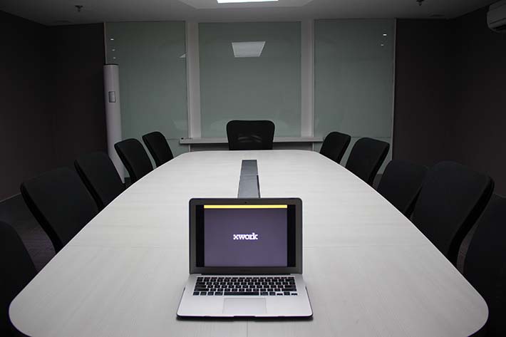 paket-meeting-di-favehotel-puri-indah,-boardroom-(lobby-area)-2