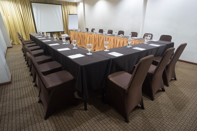 paket-meeting-di-blue-sky-pandurata-boutique-hotel,-sangata-room-1