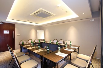 photo of Papillon 4 Room, Swiss Belhotel Pondok Indah 4