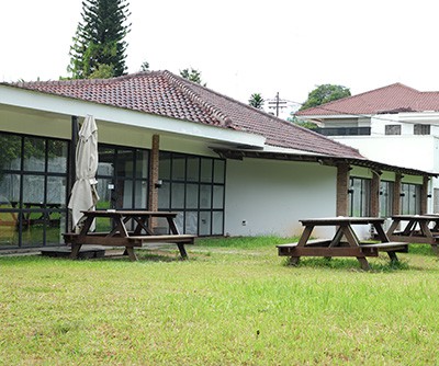 ruang-acara-di-mampang-jakarta-selatan-fwl-coworking-kemang-event-space-labs-kemang-(outdoor)-0