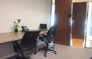 Centennial Tower, Ruang Kantor 3 Orang di Centennial Tower - 1