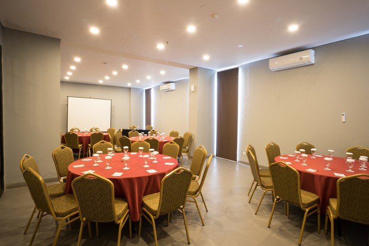 Sewa Ruang Meeting Silver Meeting Room di Maple Hotel 