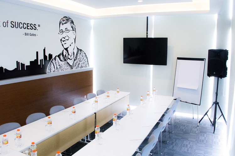 paket-meeting-di-cleo-business-hotel-jemursari,-gates-3