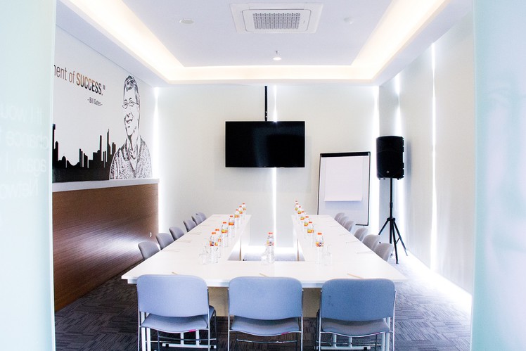 paket-meeting-di-cleo-business-hotel-jemursari,-ford-2