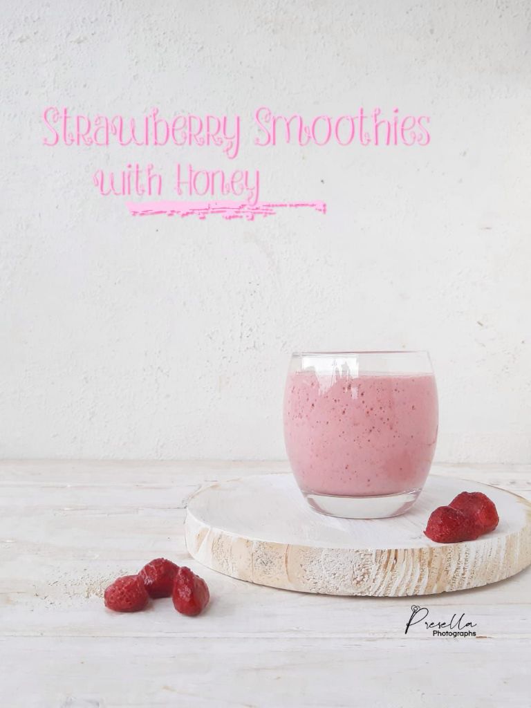 Strawberry Smoothies with Honey YoRipe
