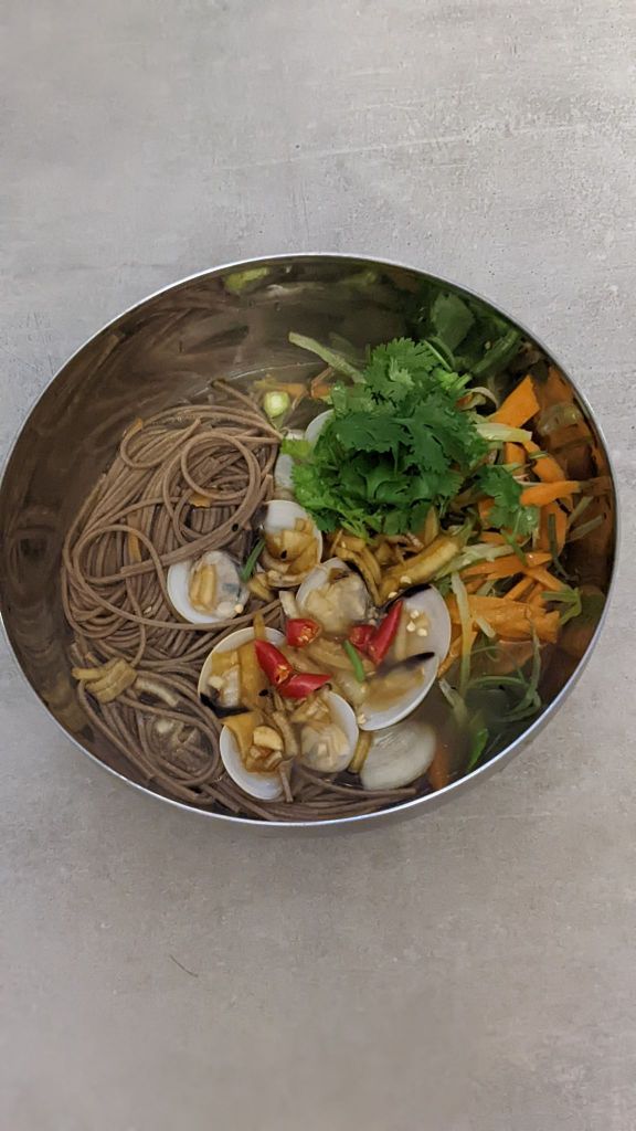 Soba buckwheat noodles with Lala clams and veg soup YoRipe