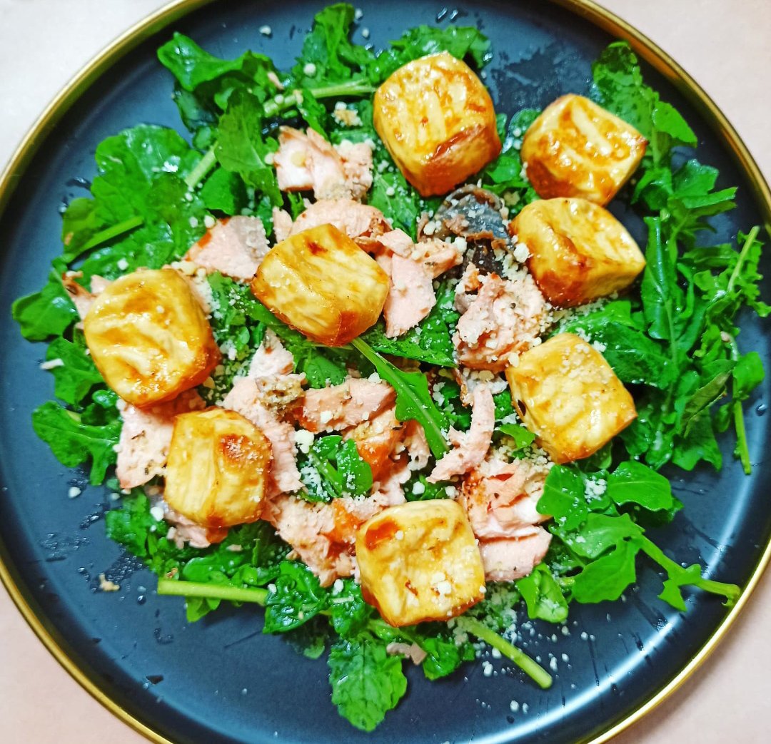 Dijon mustard salmon and tofu salad YoRipe