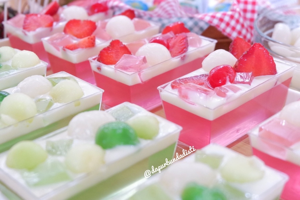 JELLY MELON BERRY TOPPING FRUIT SALAD YoRipe