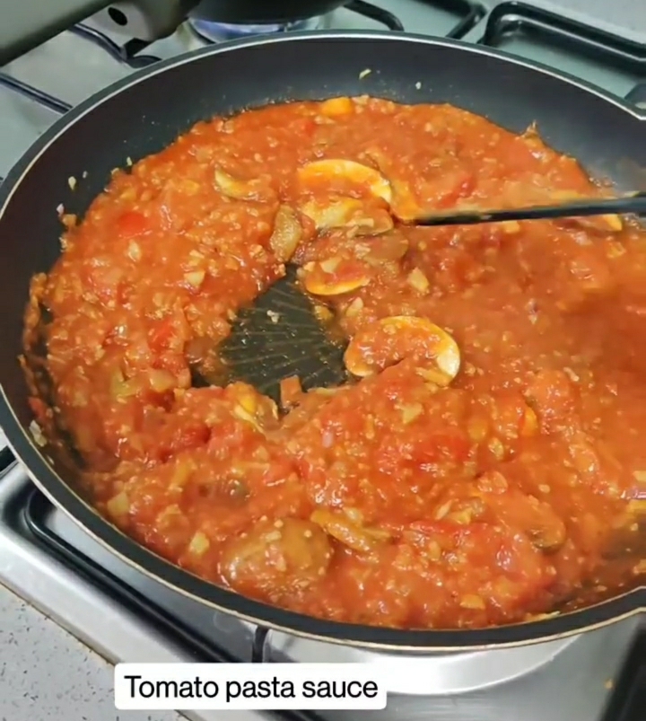 Quick Tomato pasta sauce YoRipe