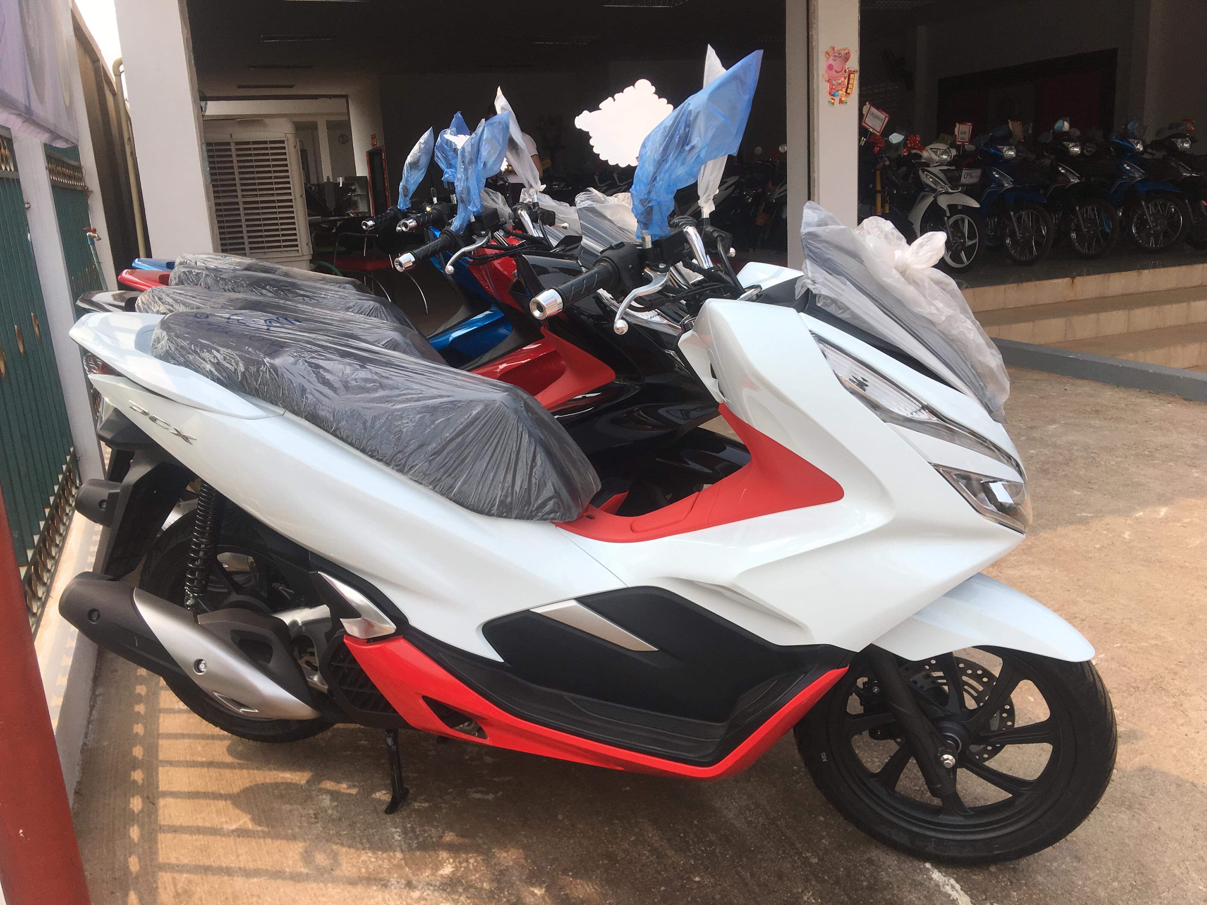 全新honda Pcx 150 出售于xaysetha Vientiane Capital Id