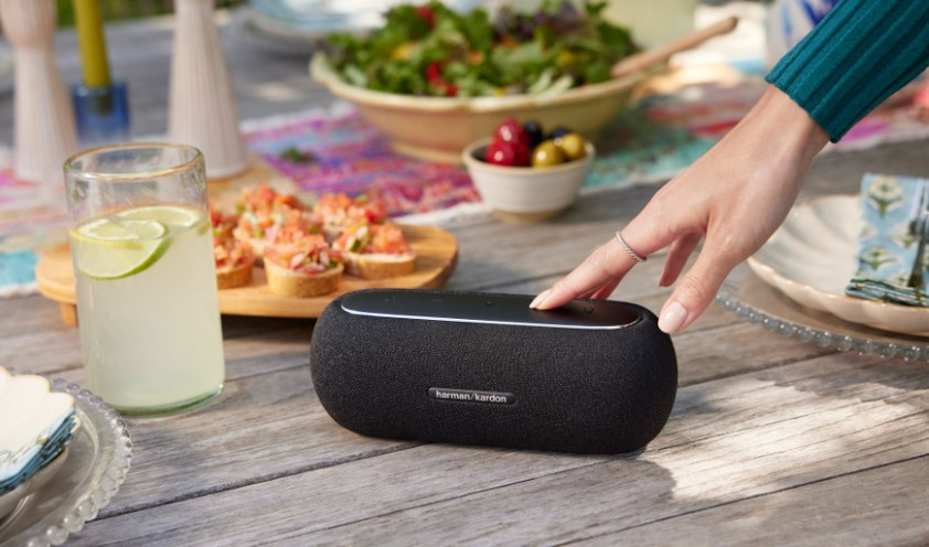 Harman Kardon Luna malaysia 12 hour battery usb c charging