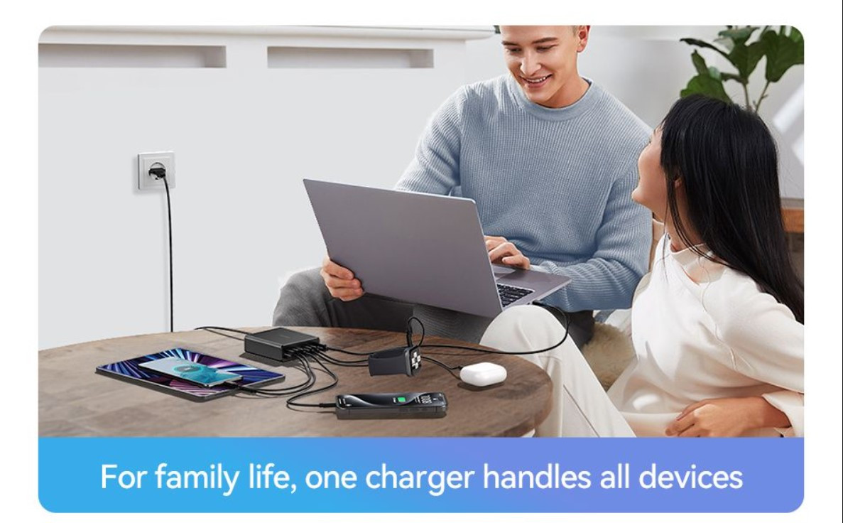 Rocoren Desktop 200W Charger Station (6C+2A) Malaysia one for all